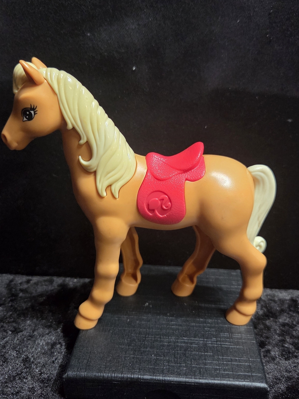 Mattel McDonalds Barbie Horse Pony Animal 2015 Tawny Pink Saddle Blond Hair 2015